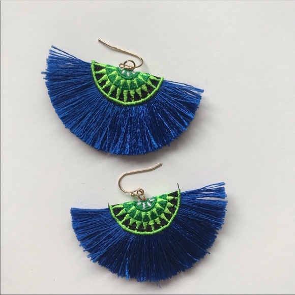 Stella & Ruby Fan Out Earrings - Picture 1 of 4